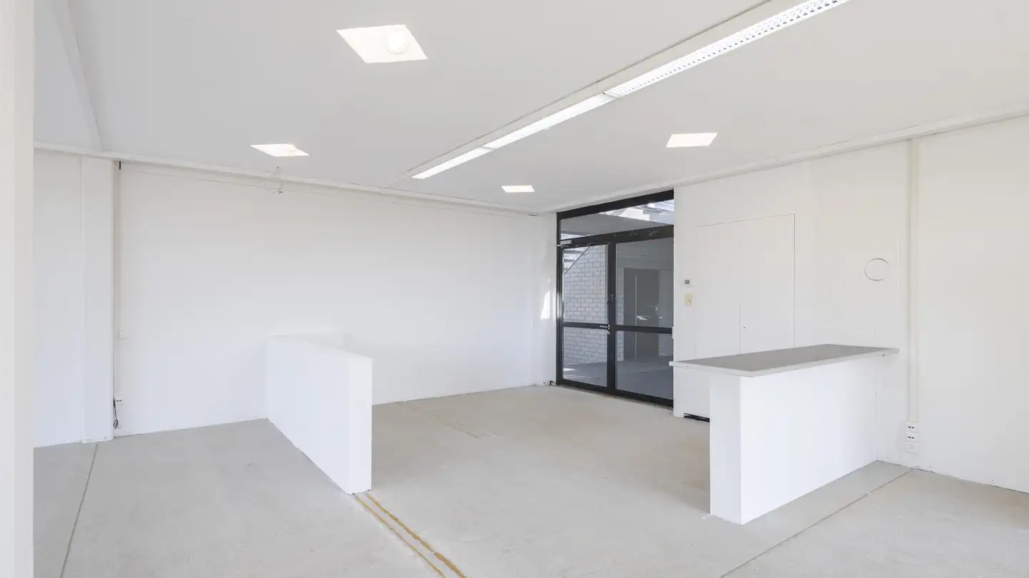 Office space for rent - Ruessenstrasse 5a, 6340 Baar - Photo 4
