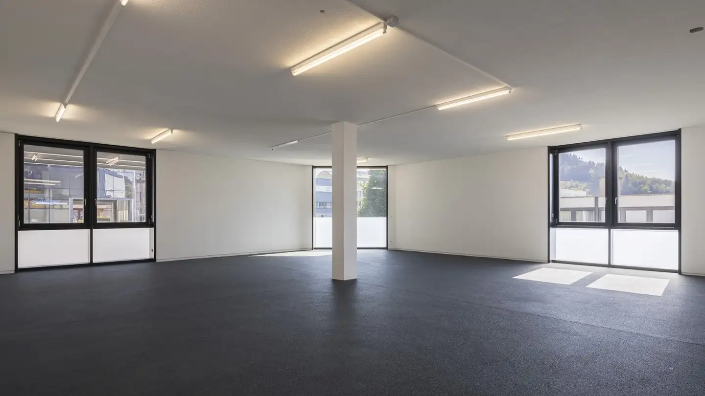 Office space for rent - Ruessenstrasse 5a, 6340 Baar - Photo 2