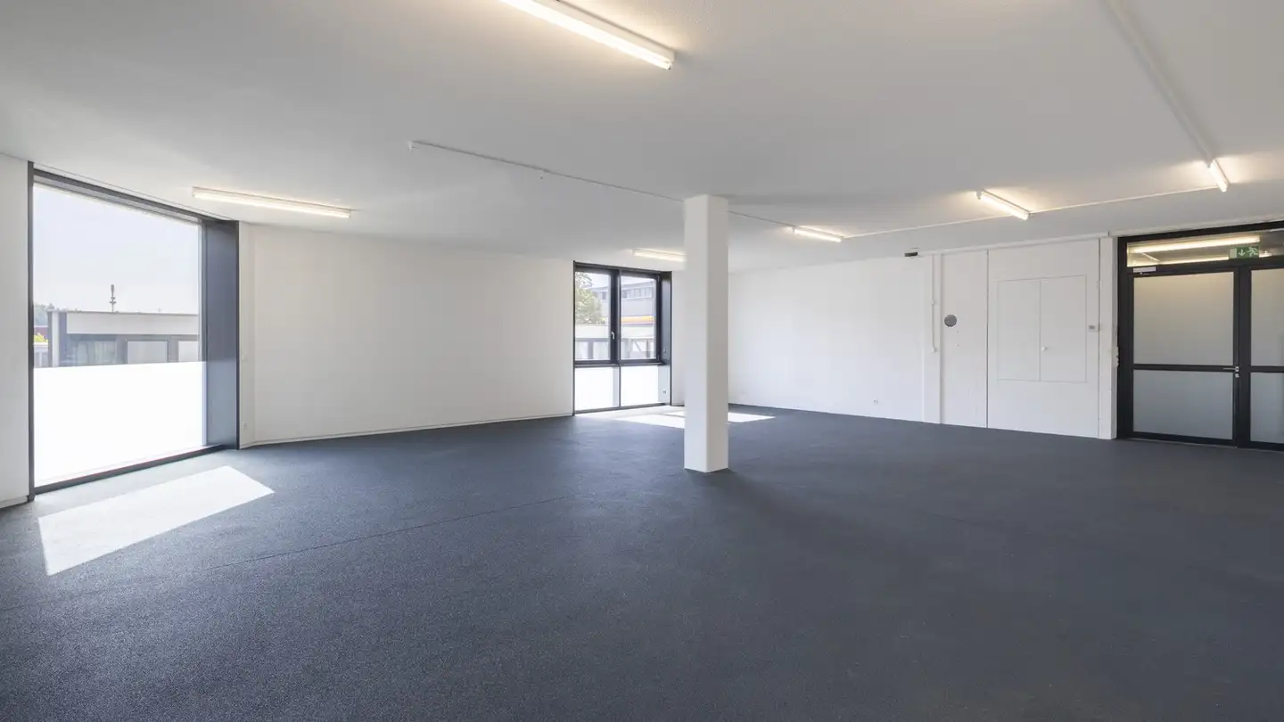 Office space for rent - Ruessenstrasse 5a, 6340 Baar - Photo 3