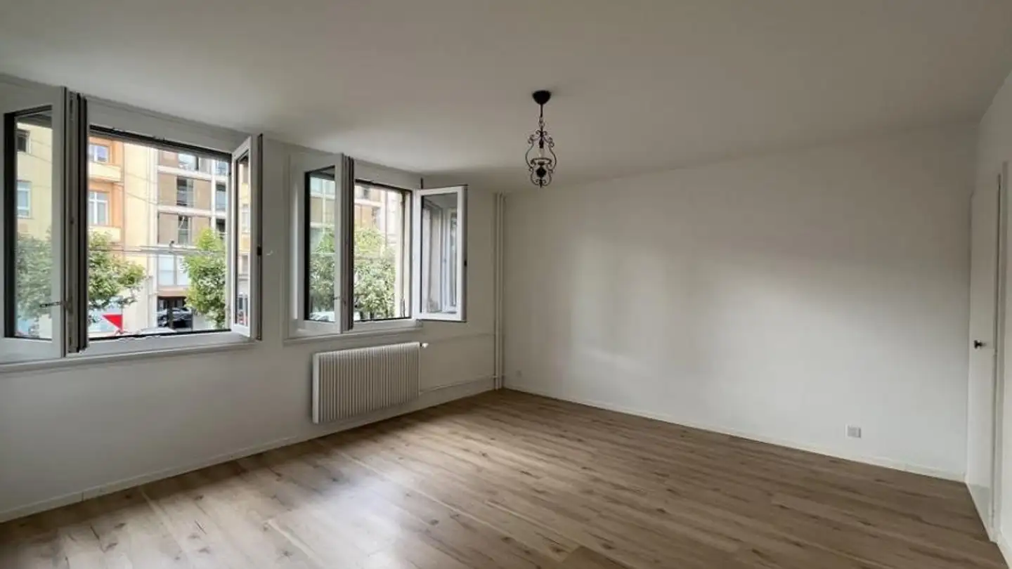 Commerciale in affitto - Avenue Léopold-Robert 83, 2300 La Chaux-de-Fonds - Foto 2