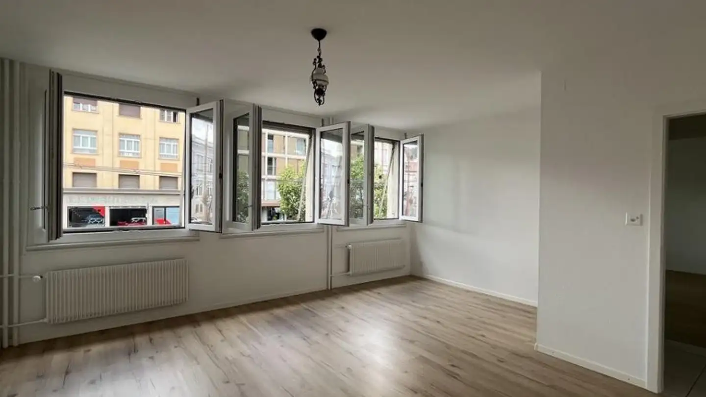 Commerciale in affitto - Avenue Léopold-Robert 83, 2300 La Chaux-de-Fonds - Foto 3