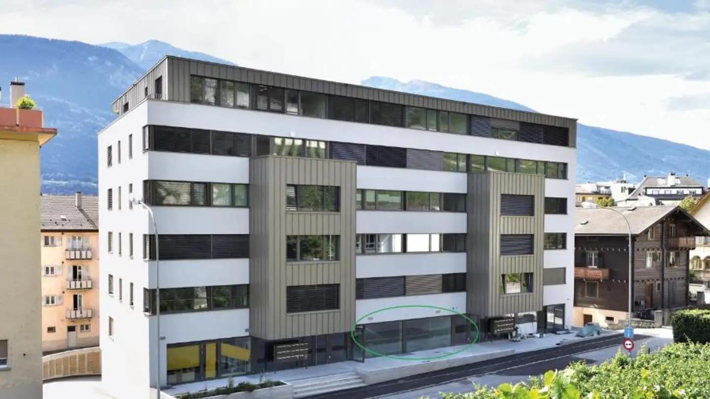 Commercial à louer - Avenue Des Alpes 15, 3960 Sierre