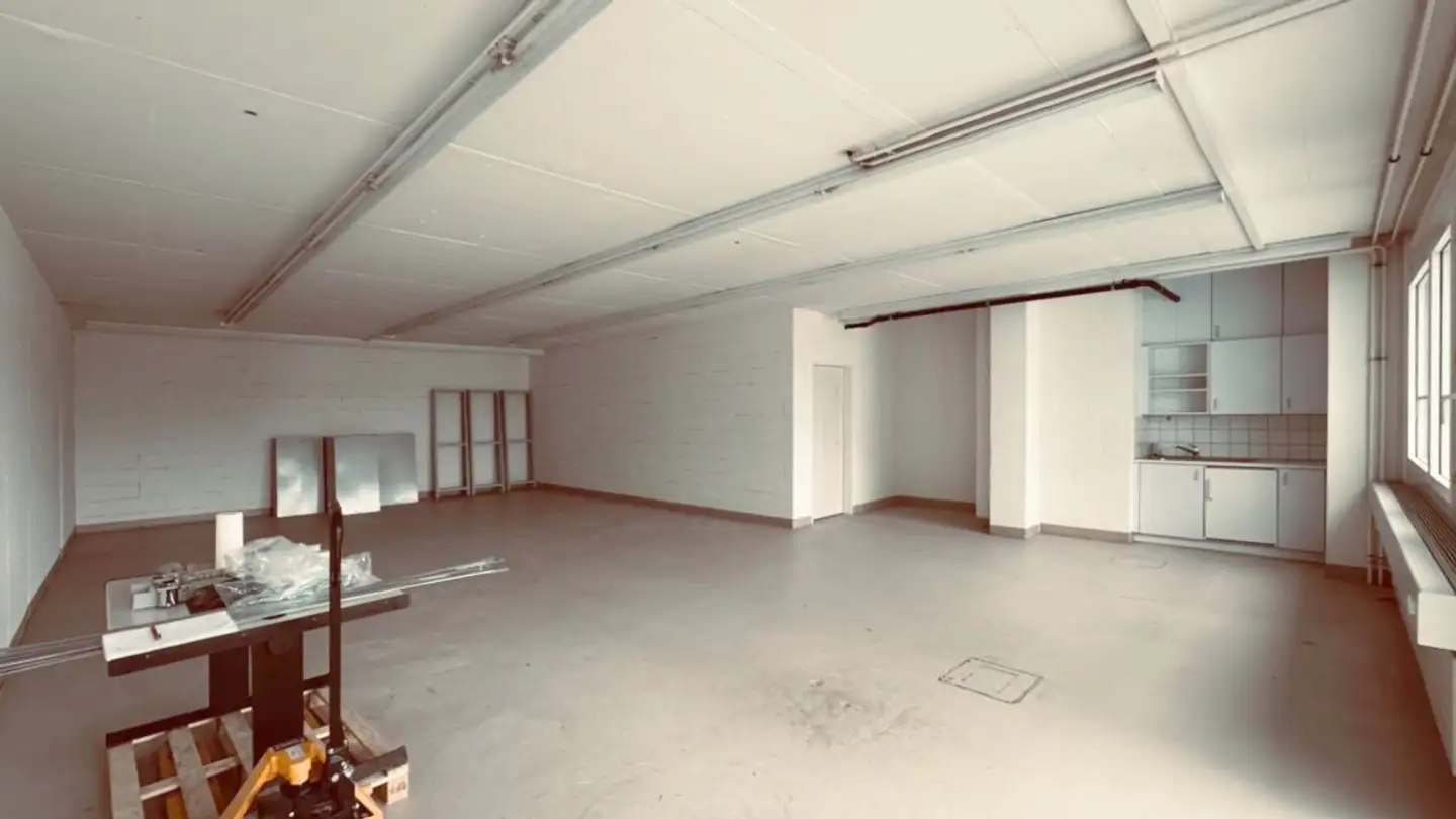 Commercial à louer - Allmendstrasse 8, 8320 Fehraltorf
