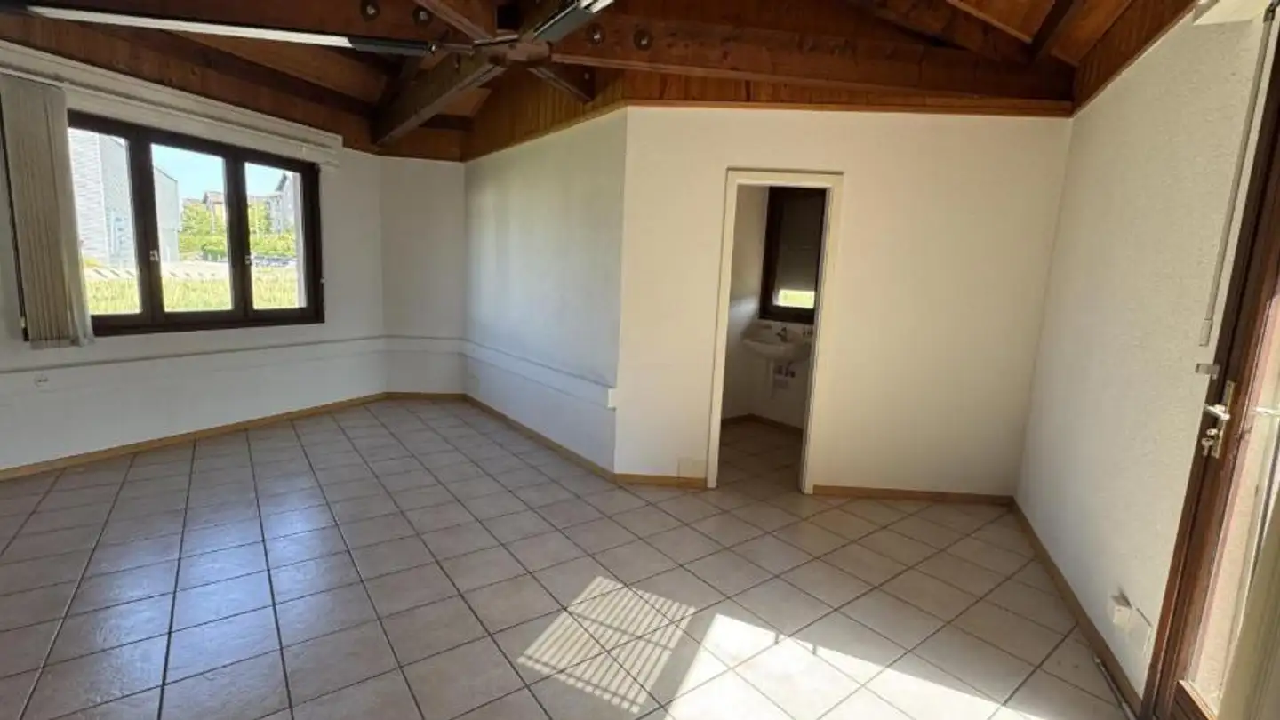 Commercial for rent - Route Du Coteau 1, 1763 Granges-Paccot - Photo 2
