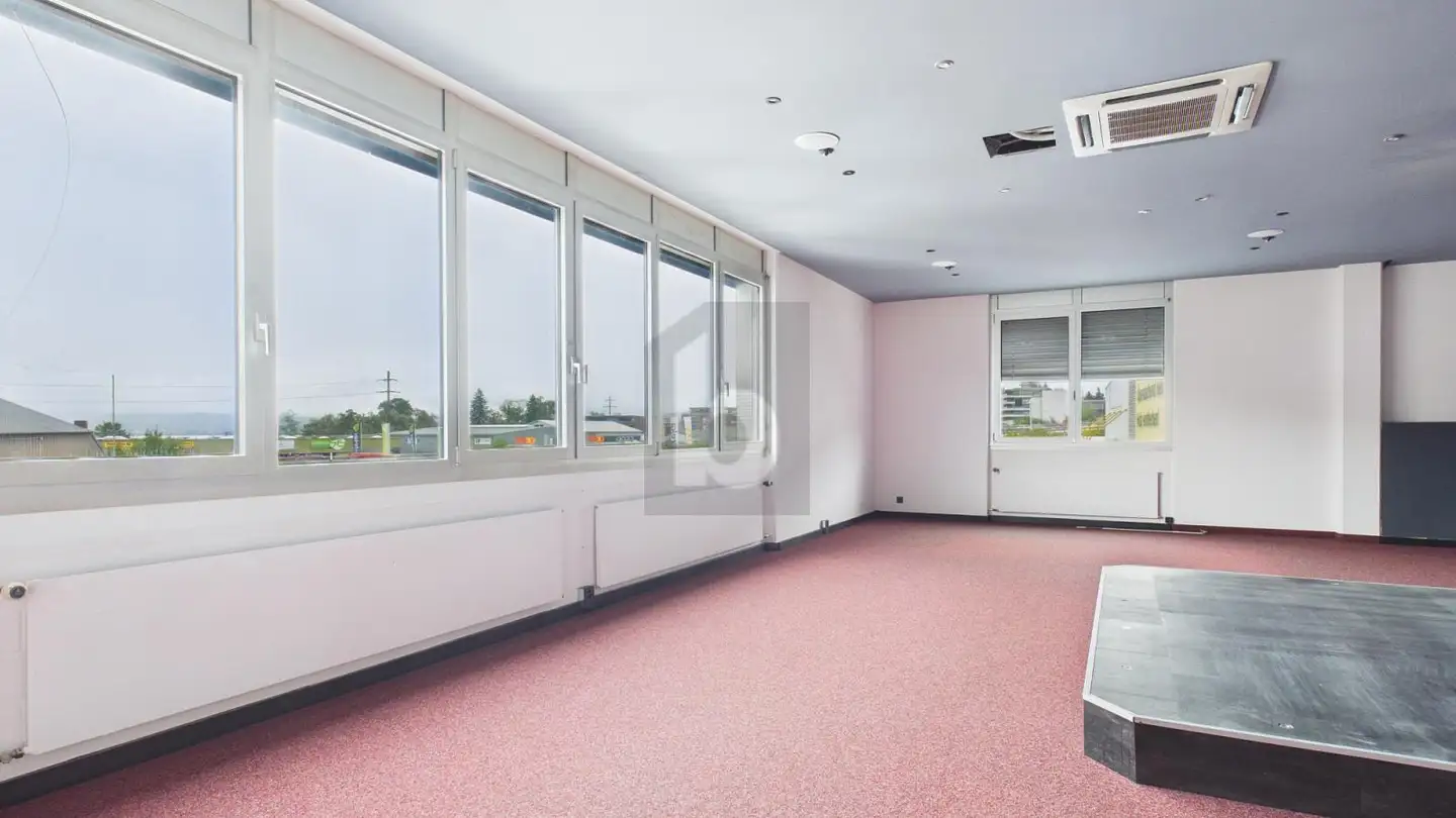 Office space for rent - 8852 Altendorf