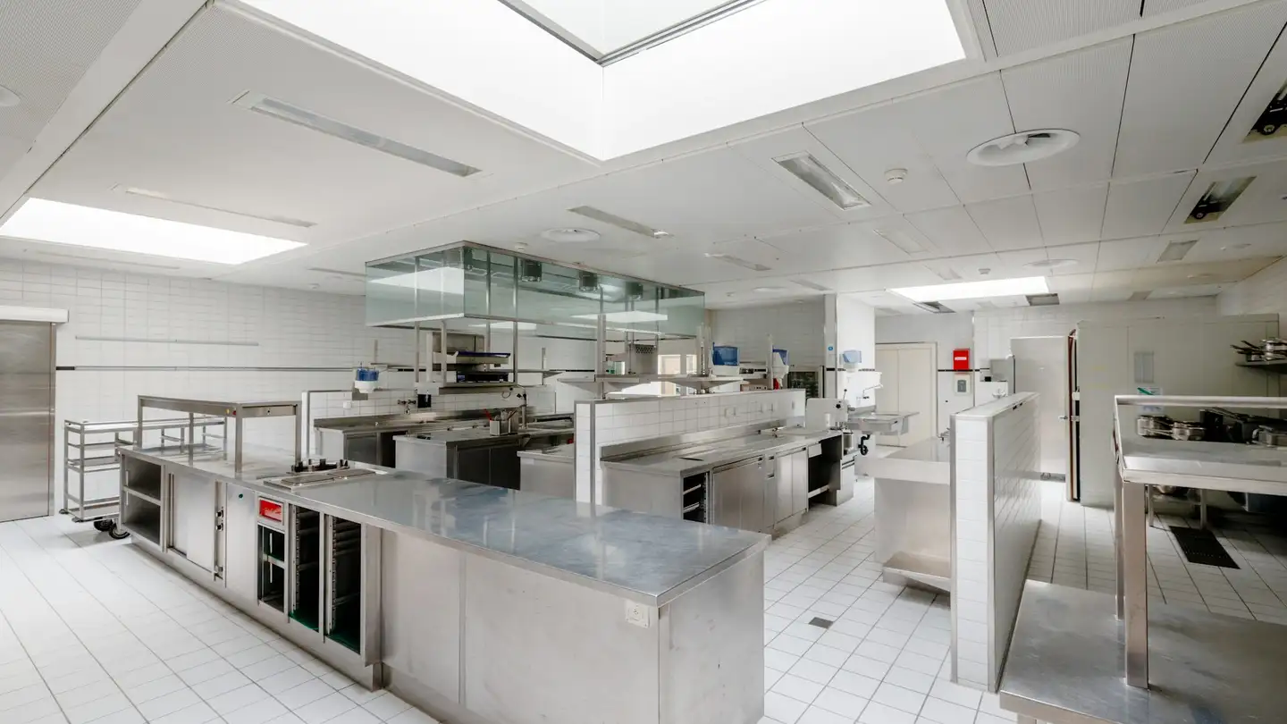 Commercial for rent - Bachtobelstrasse 1, 8810 Horgen - Photo 3