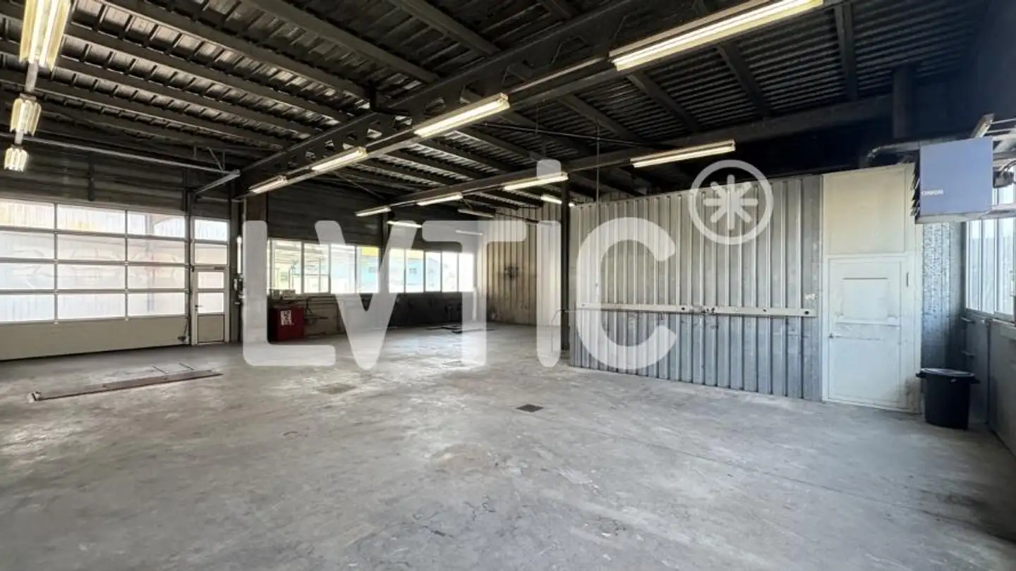 Commercial à louer - 1618 Châtel-St-Denis - Photo 3