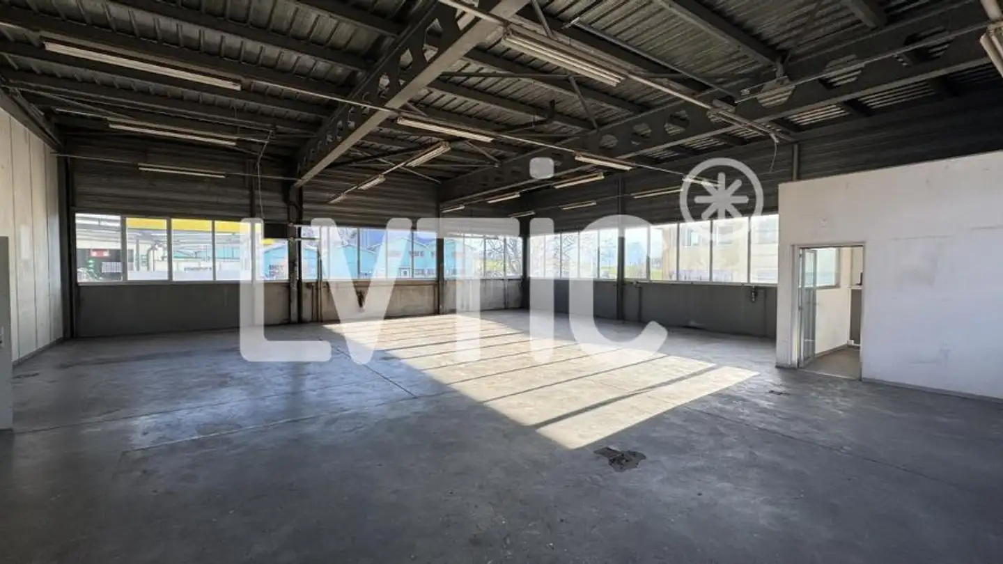 Commercial à louer - 1618 Châtel-St-Denis - Photo 2
