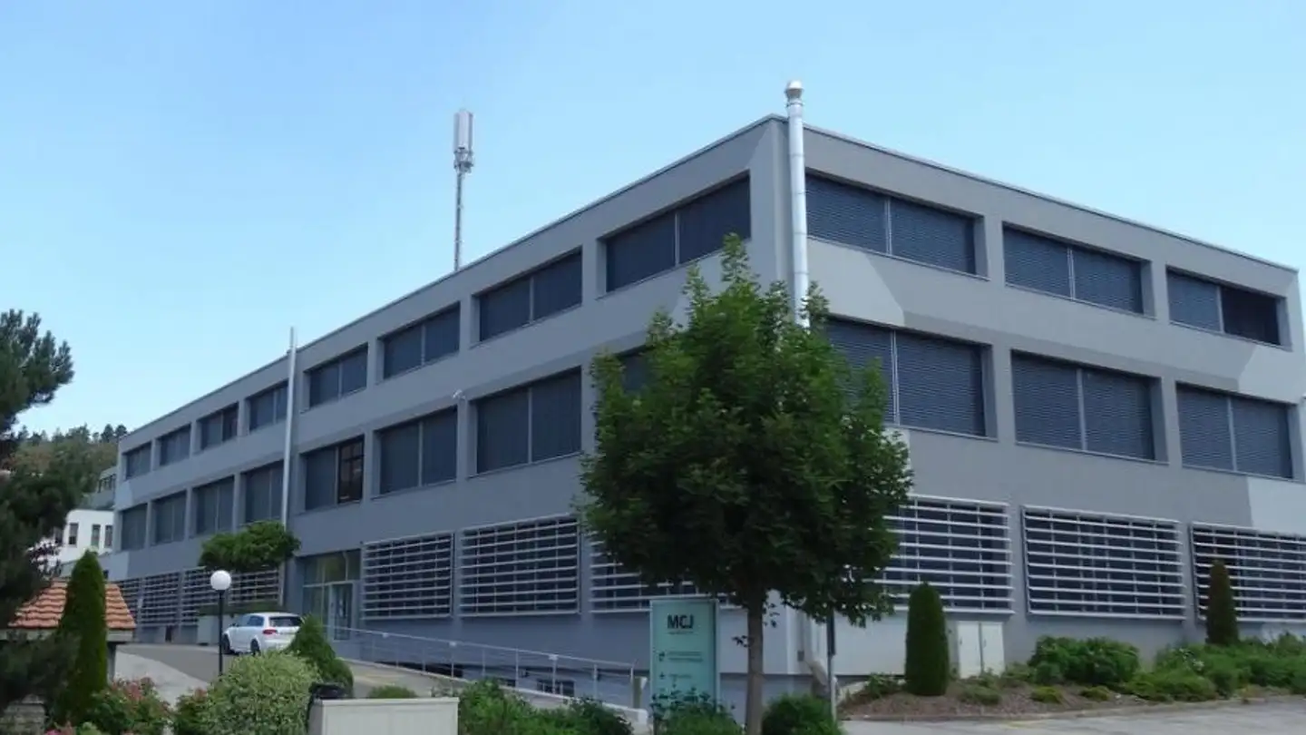 Commercial à louer - Rue De L'hôtel-De-Ville 101, 2300 La Chaux-de-Fonds - Photo 2
