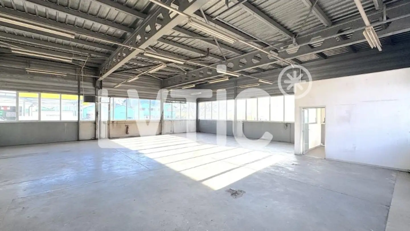 Commercial à louer - 1618 Châtel-St-Denis