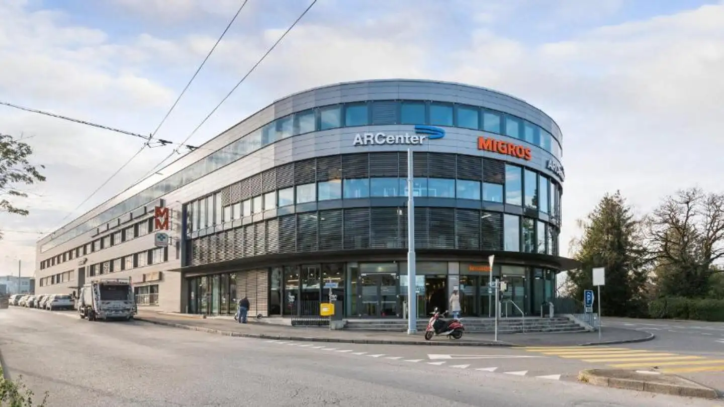 Magasin à louer - Route De Peney 2, 1214 Vernier