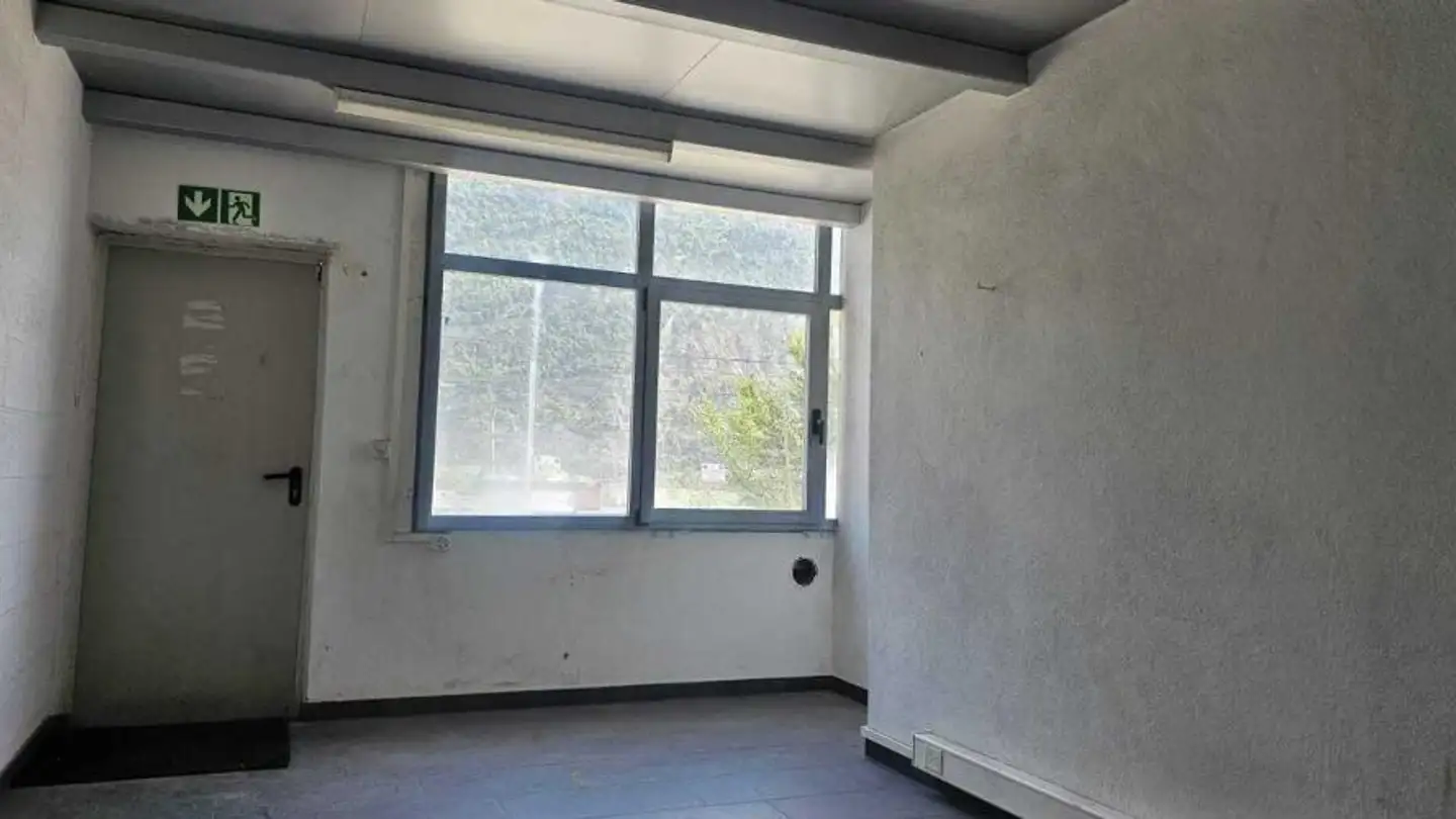 Commercial for rent - Zone Industrielle Les Combes, 1955 St-Pierre-de-Clages - Photo 4