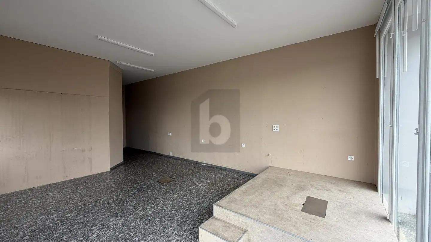 Shop for rent - 8302 Kloten - Photo 3