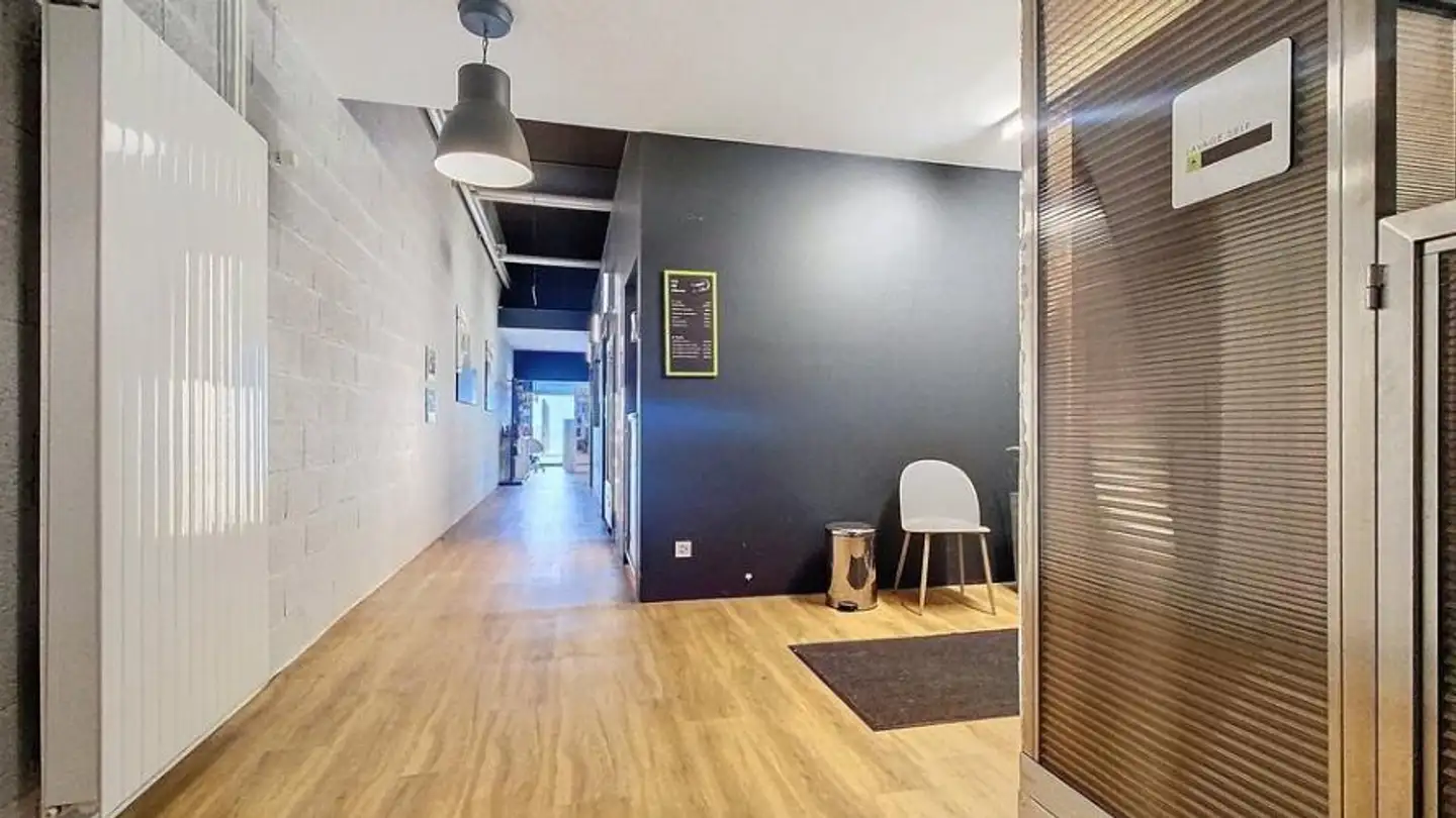 Commercial for rent - Route D'echallens 5, 1042 Assens - Photo 4