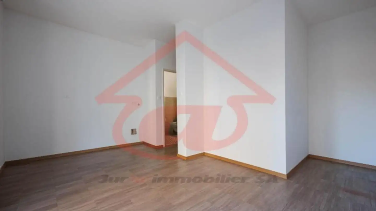 Commercial for rent - Chemin Des Places 2, 2800 Delémont