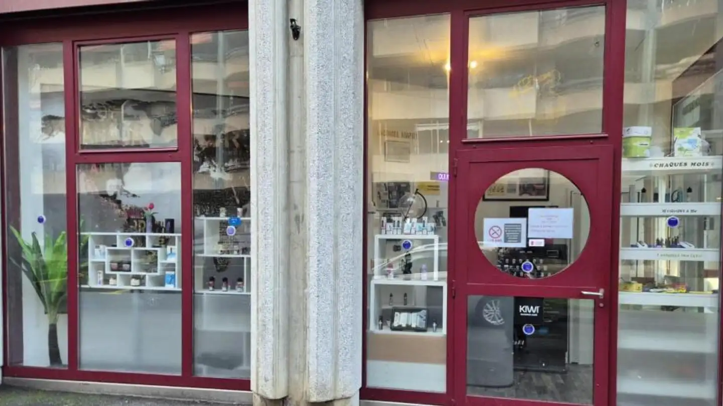 Magasin à louer - Chemin Du Centurion 6, 1227 Carouge GE
