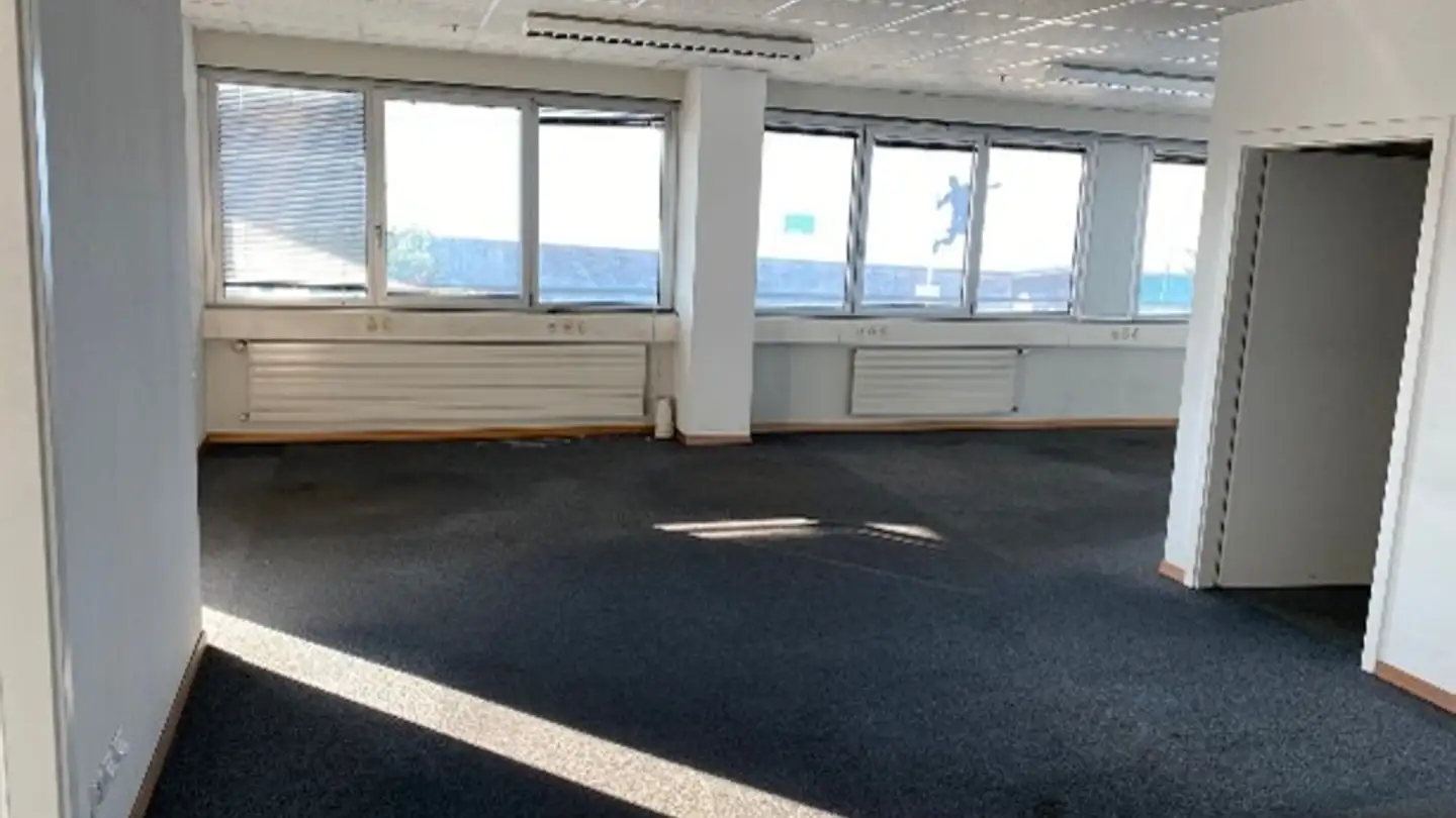 Office space for rent - Chemin De L' Emeraude 8, 1214 Vernier - Photo 3