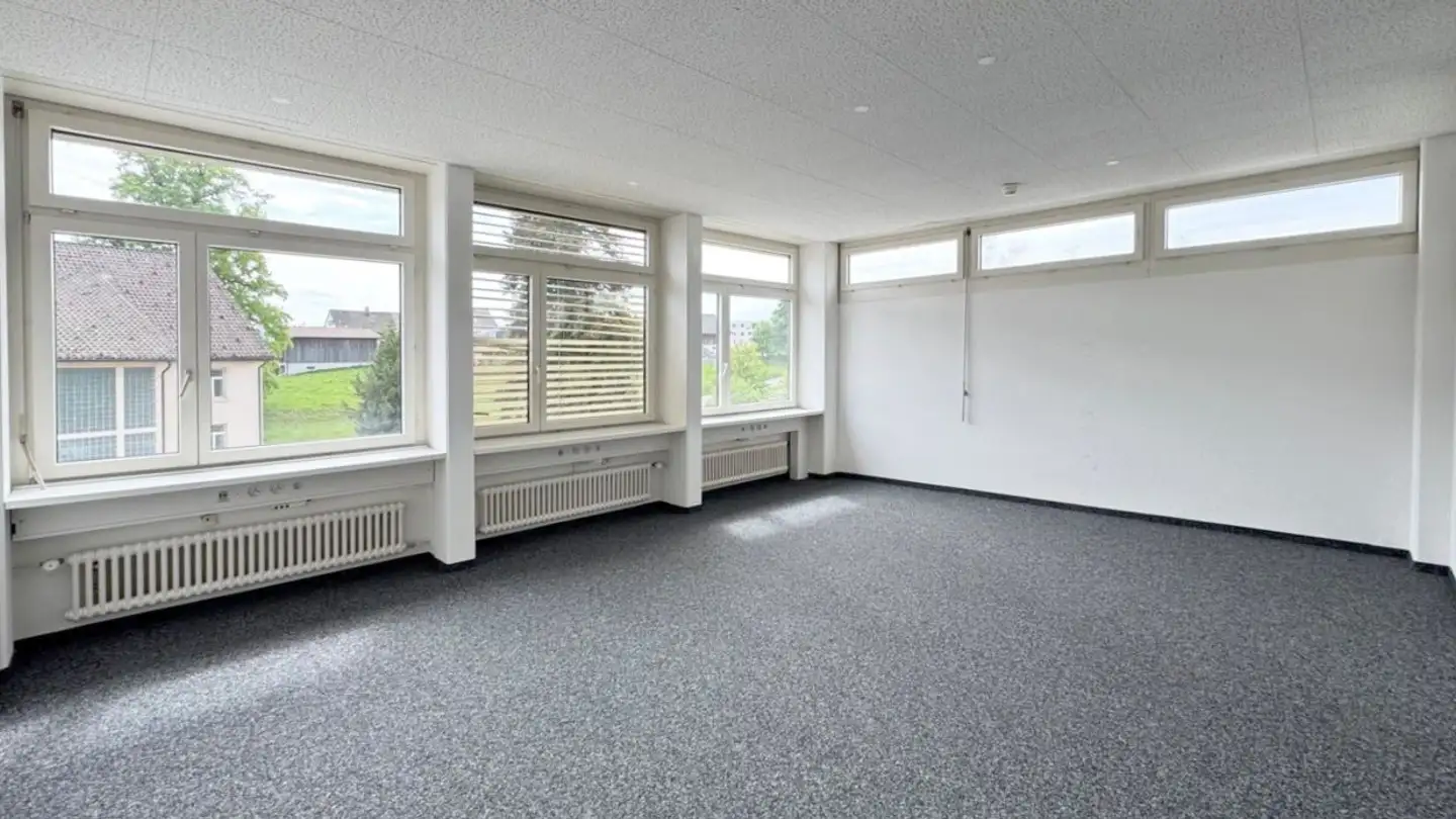 Bureau à louer - Eichtalstrasse 55, 8634 Hombrechtikon - Photo 2
