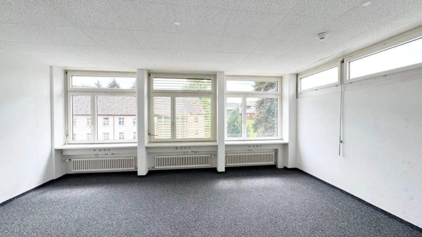 Office space for rent - Eichtalstrasse 55, 8634 Hombrechtikon