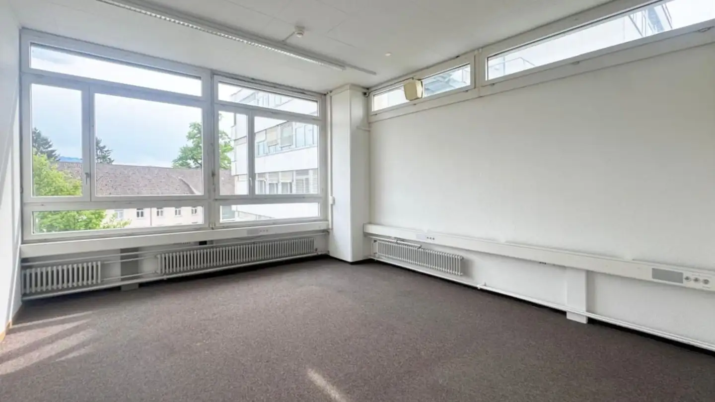 Commercial à louer - Eichtalstrasse 57, 8634 Hombrechtikon