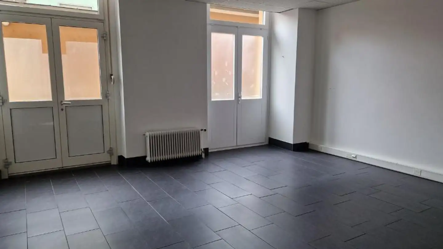 Commercial for rent - Boulevard De Pérolles 11, 1700 Fribourg - Photo 2
