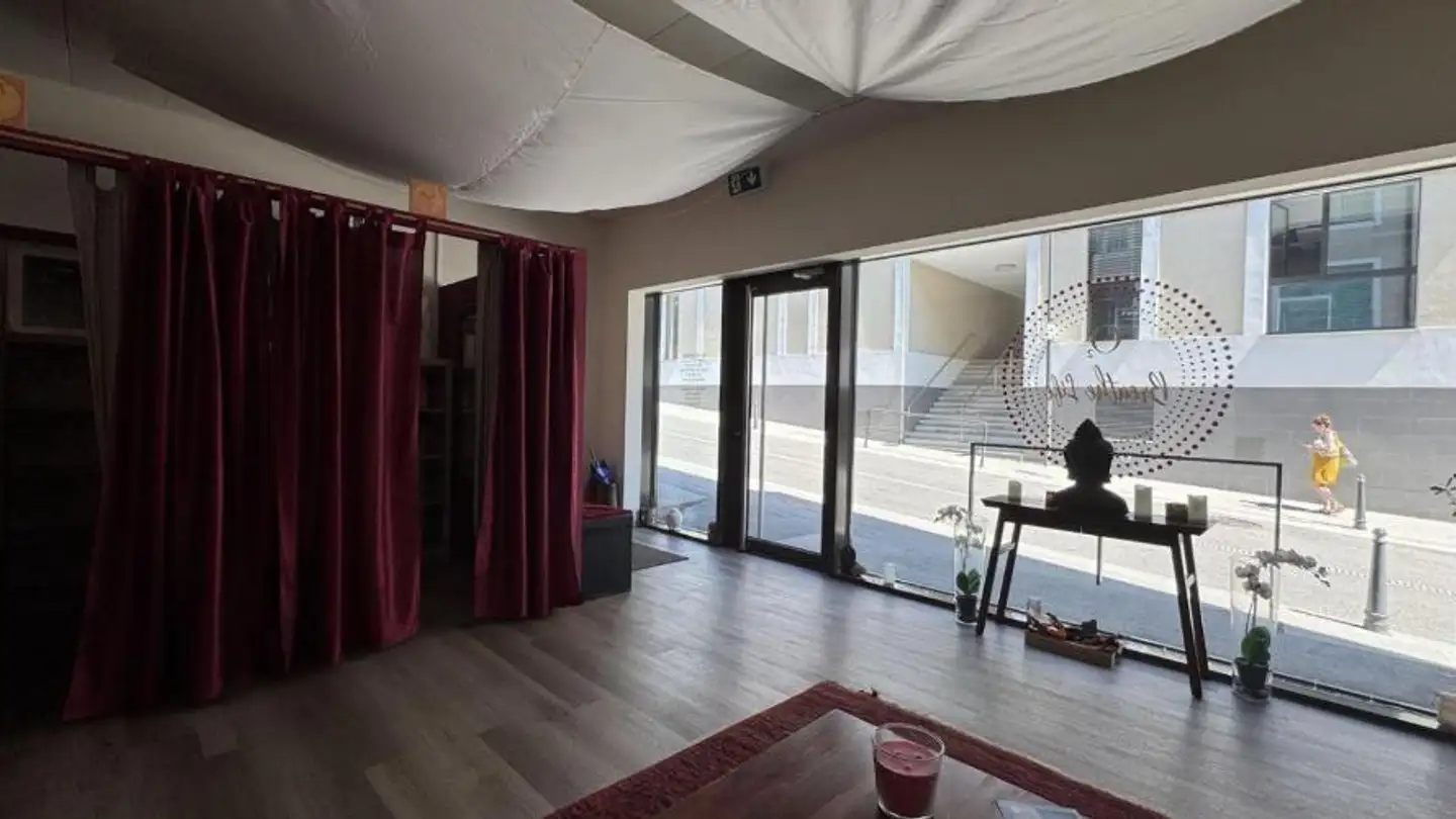 Commercial for rent - Rue Du Temple 9, 1180 Rolle - Photo 2