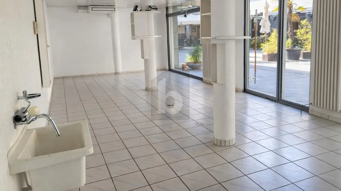 Magasin à louer - 3960 Sierre - Photo 2