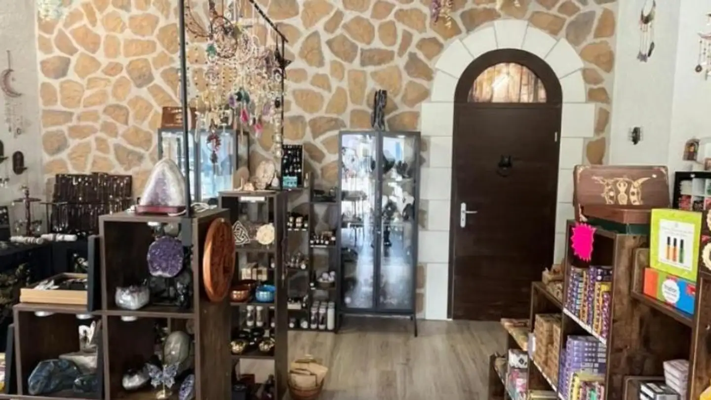 Shop for rent - Grand-Rue 3, 1262 Eysins - Photo 4
