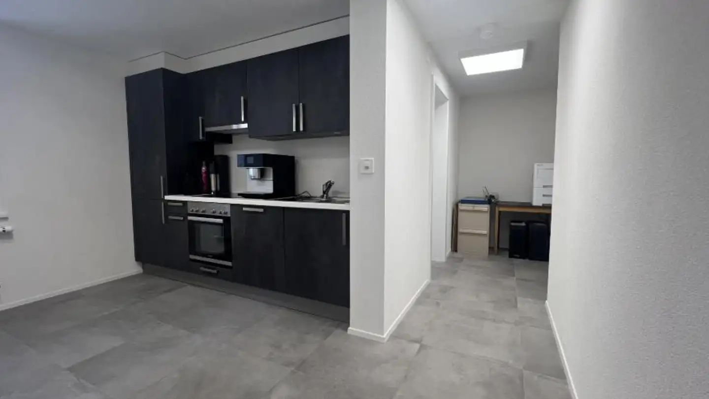 Commercial for rent - 2300 La Chaux-de-Fonds - Photo 4