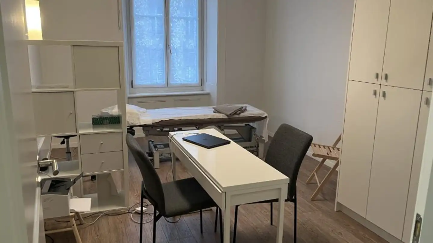 Gewerbe mieten - Avenue Léopold-Robert 7, 2300 La Chaux-de-Fonds - Foto 3