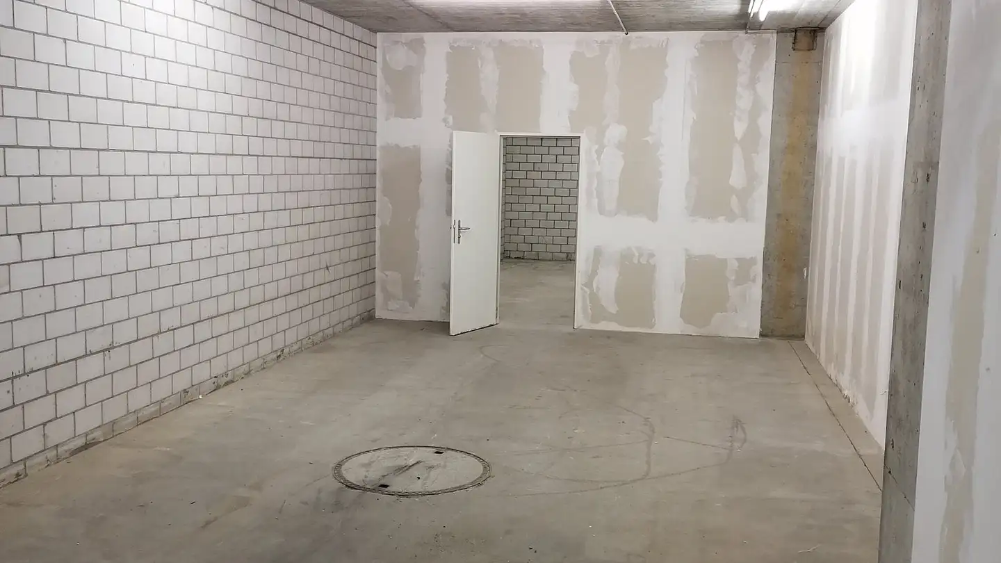Commercial à louer - Widenholzstrasse 1, 8304 Wallisellen