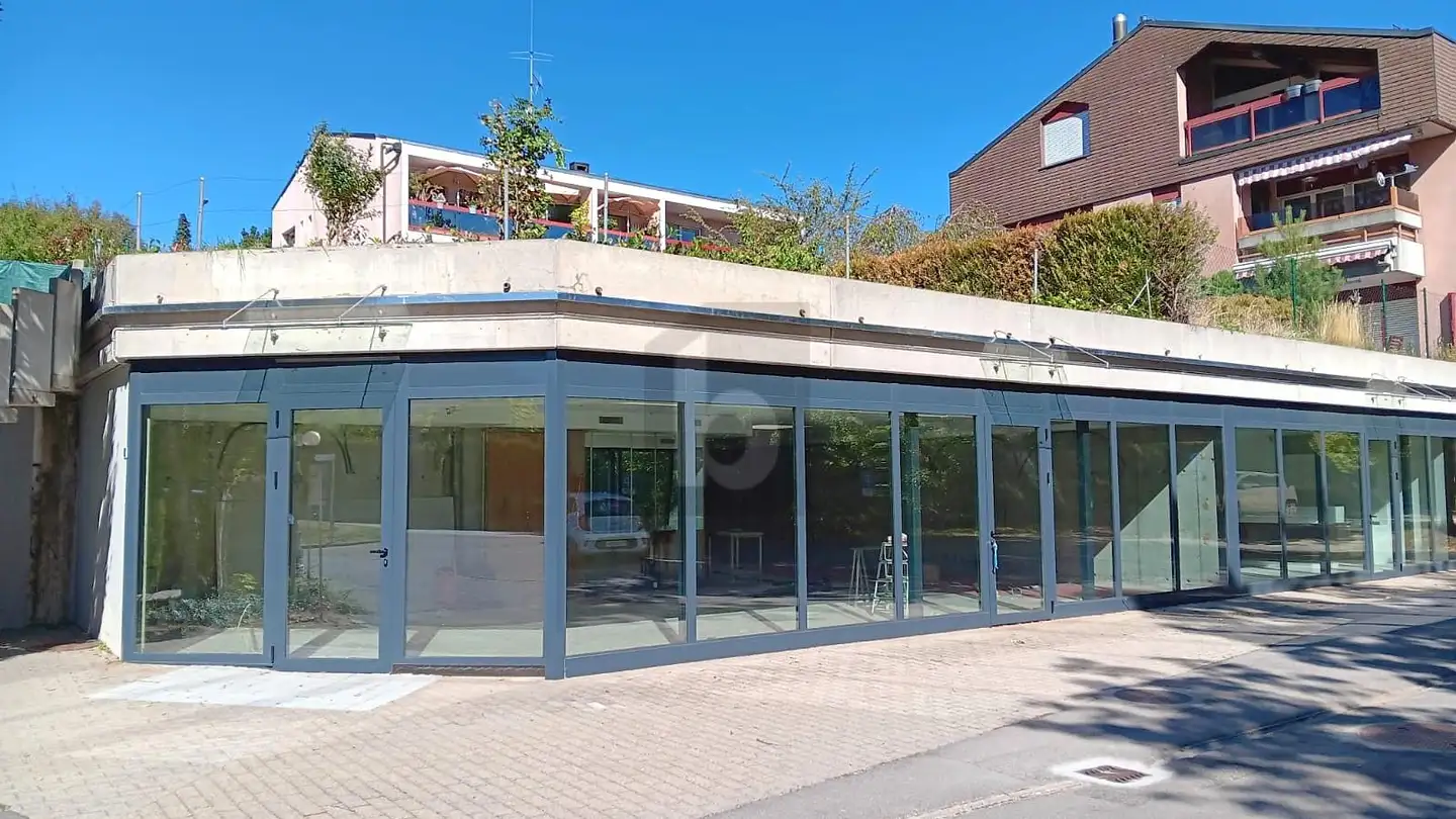 Office space for rent - 1073 Savigny