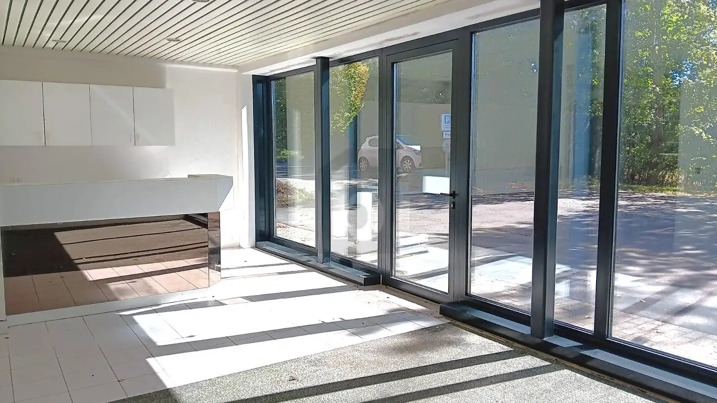 Office space for rent - 1073 Savigny - Photo 4