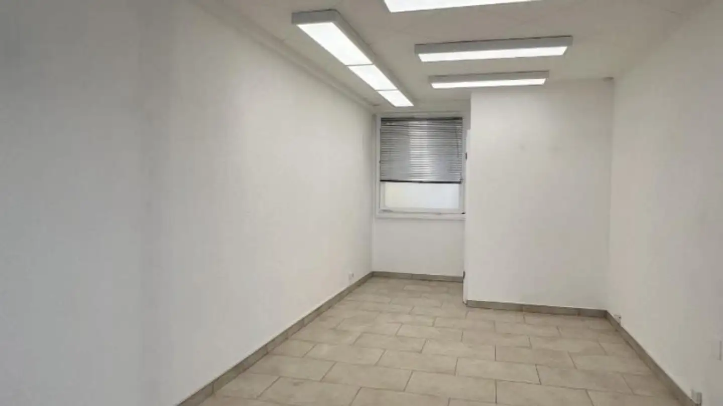 Commerciale in affitto - Rue Cordey 10, 1400 Yverdon-les-Bains - Foto 4