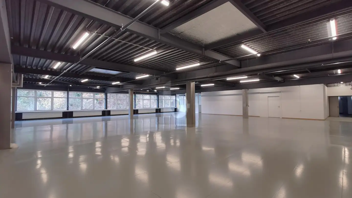 Commercial for rent - 8630 Rüti ZH - Photo 2