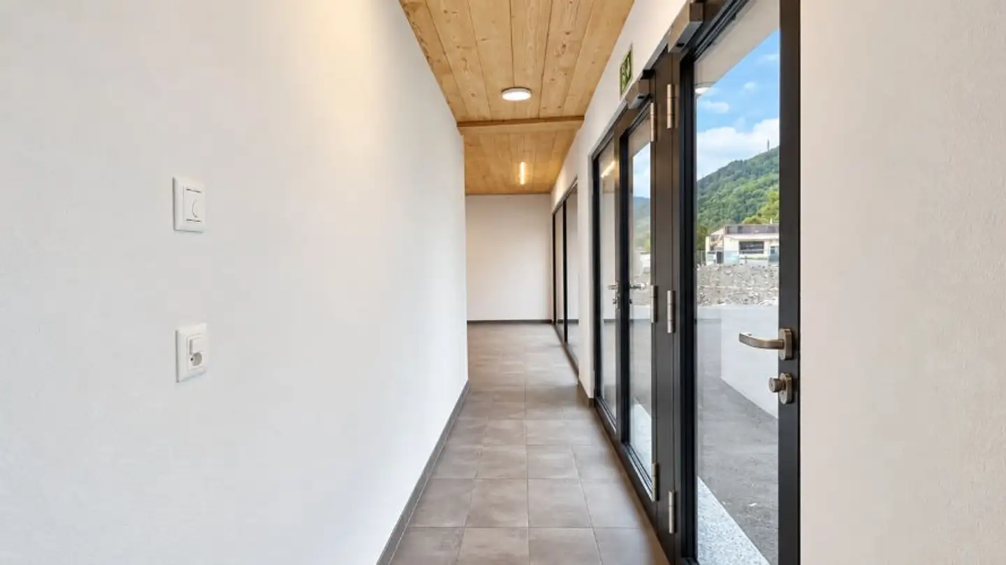 Office space for rent - Avenue Du Simplon 21, 1870 Monthey - Photo 2