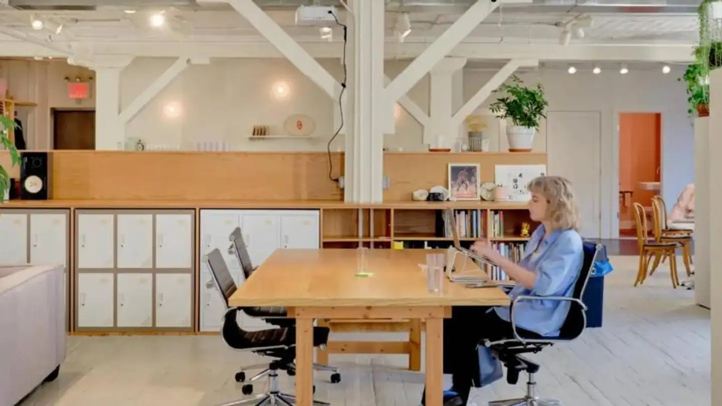 Office space for rent - 2400 Le Locle