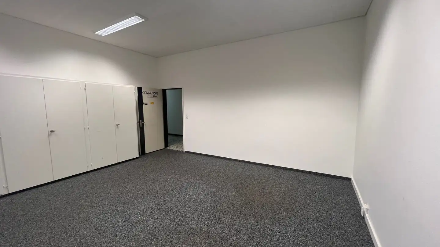 Commercial for rent - Tiergartenweg 1, 4710 Balsthal - Photo 3