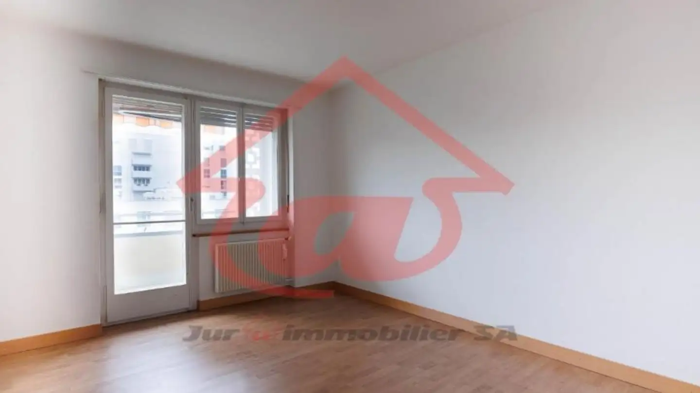 Commercial for rent - Avenue De La Gare 18, 2800 Delémont - Photo 2