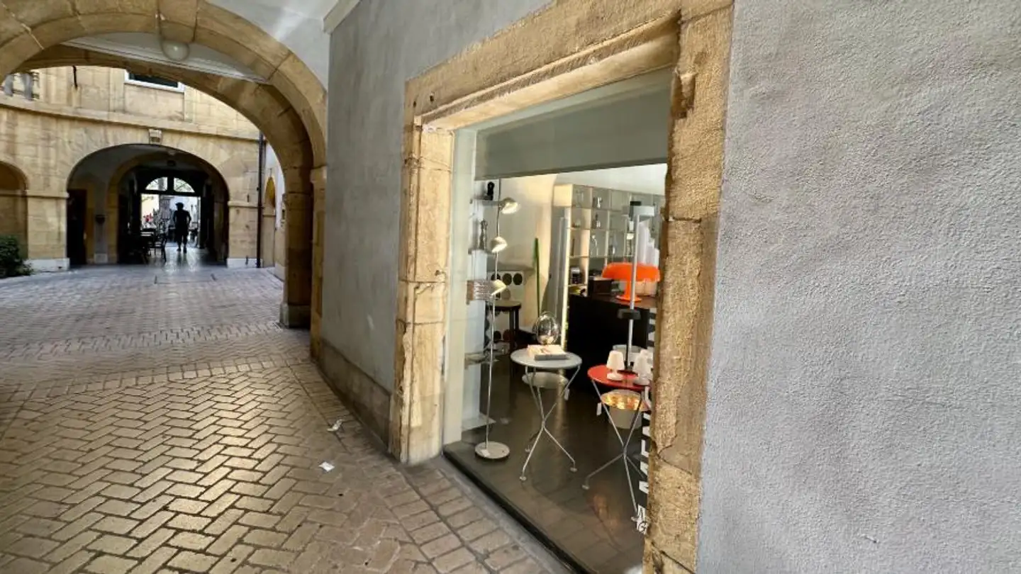 Commerciale in affitto - Rue De La Promenade-Noire 6, 2000 Neuchâtel