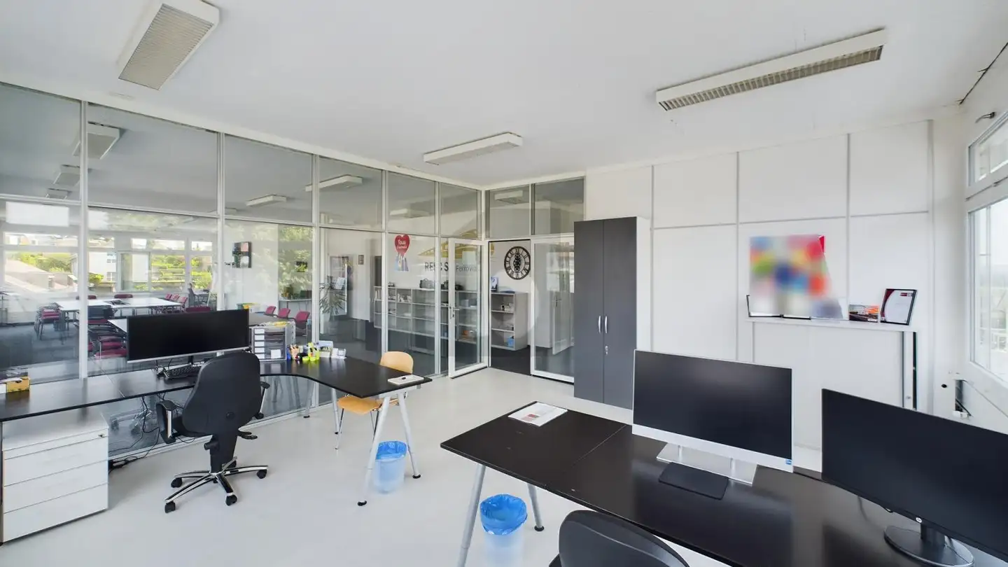 Bureau à louer - 3232 Ins