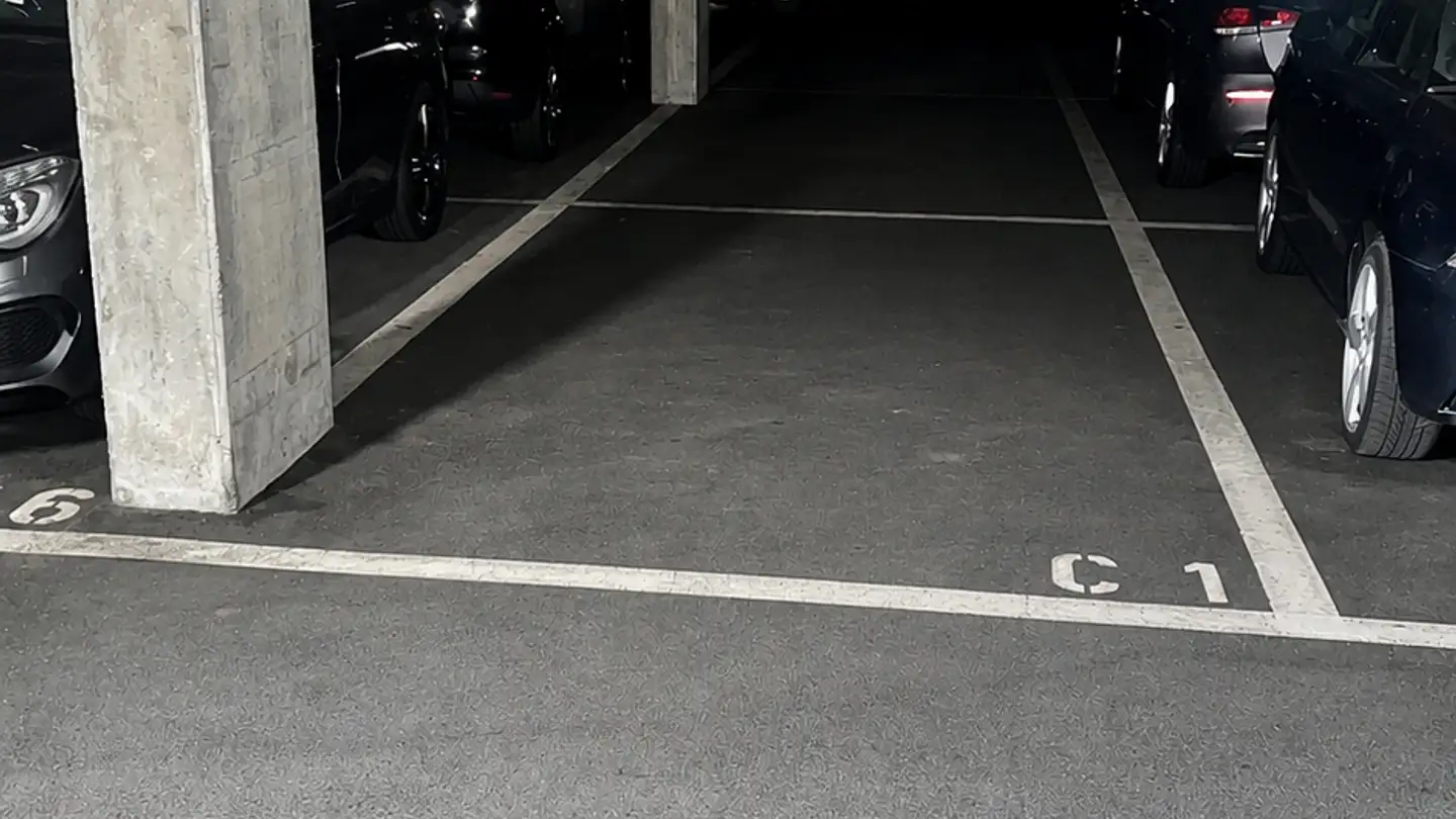 Underground parking space for rent - Chemin Des Semilles 23, 1870 Monthey - Photo 3