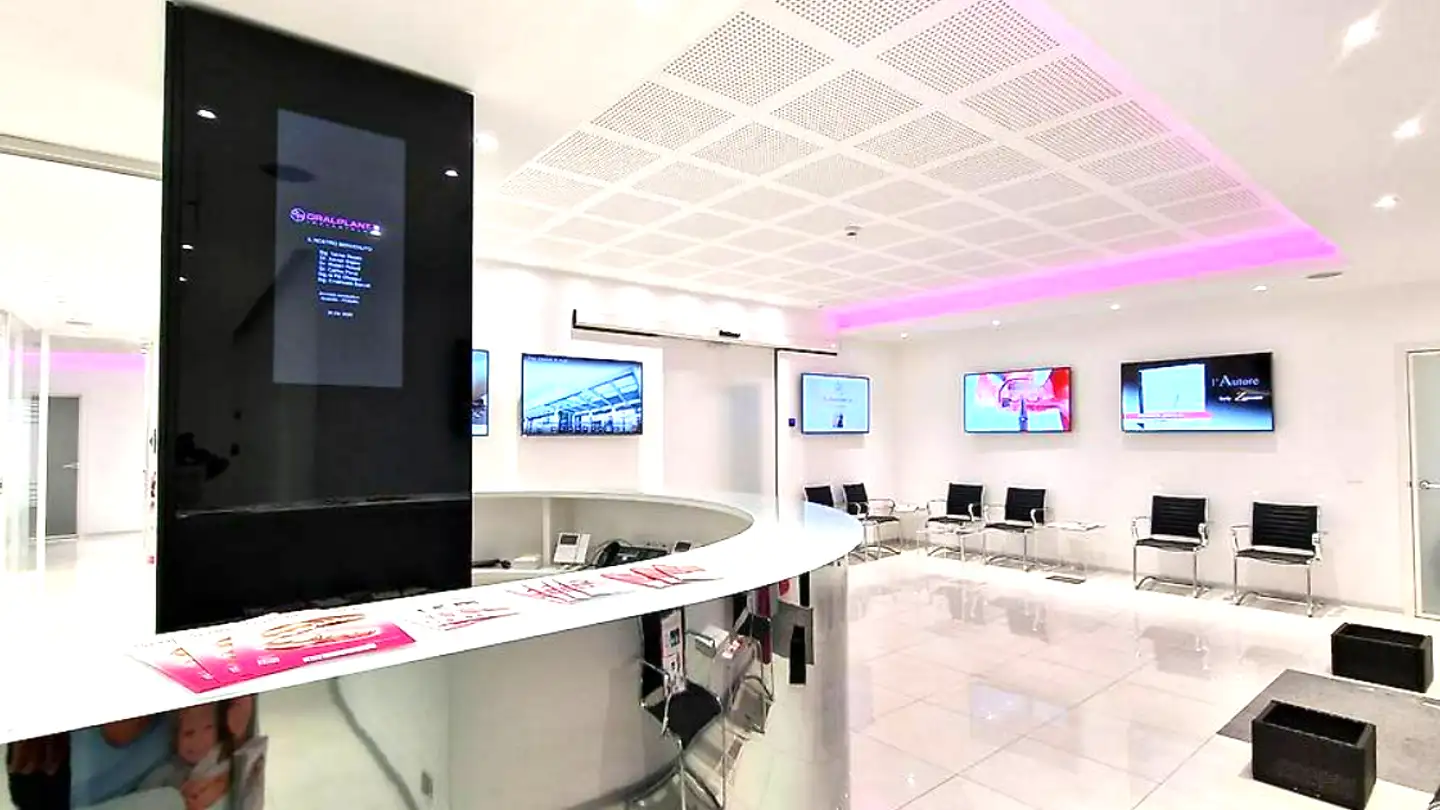 Mixed-use building for sale - 6850 Mendrisio