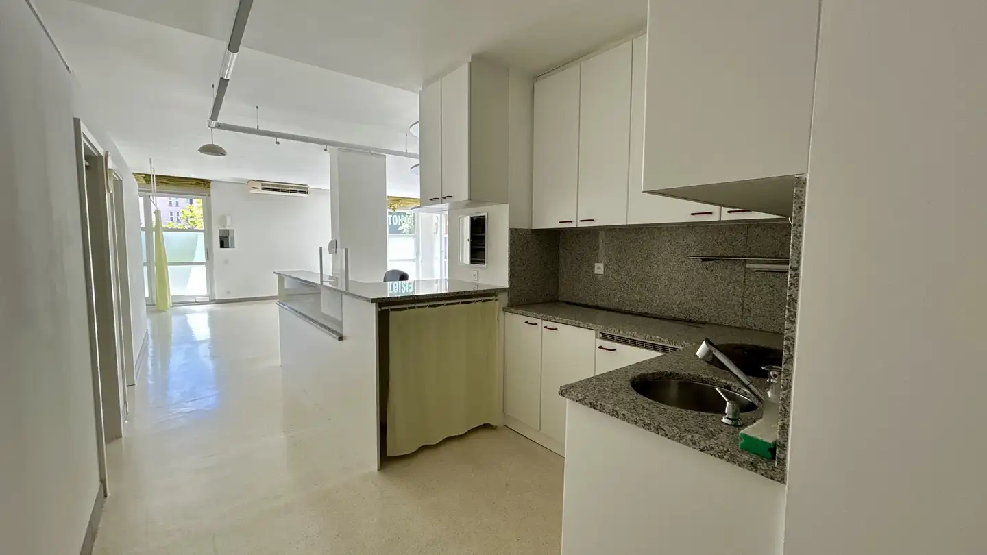 Mixed-use building for rent - 6982 Agno - Photo 4
