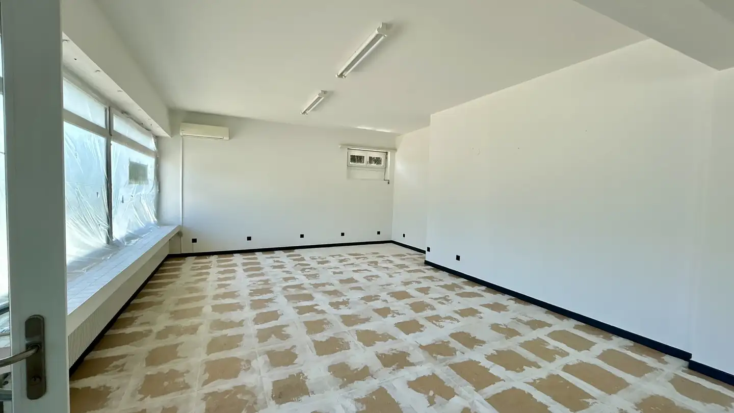 Mischgenutztes Gebäude mieten - 6982 Agno - Foto 2