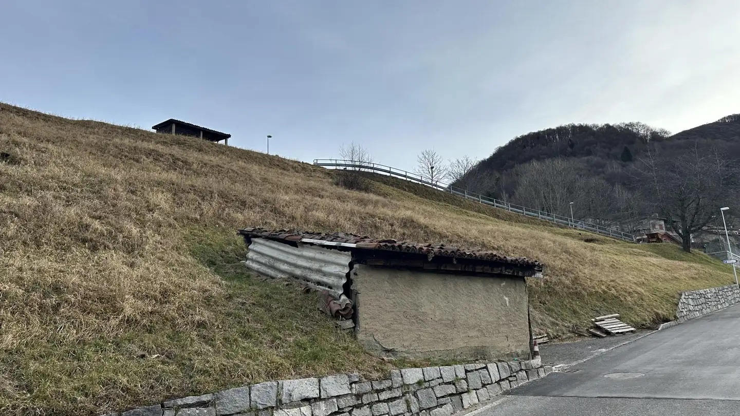 Terrain constructible à vendre - 6959 Certara