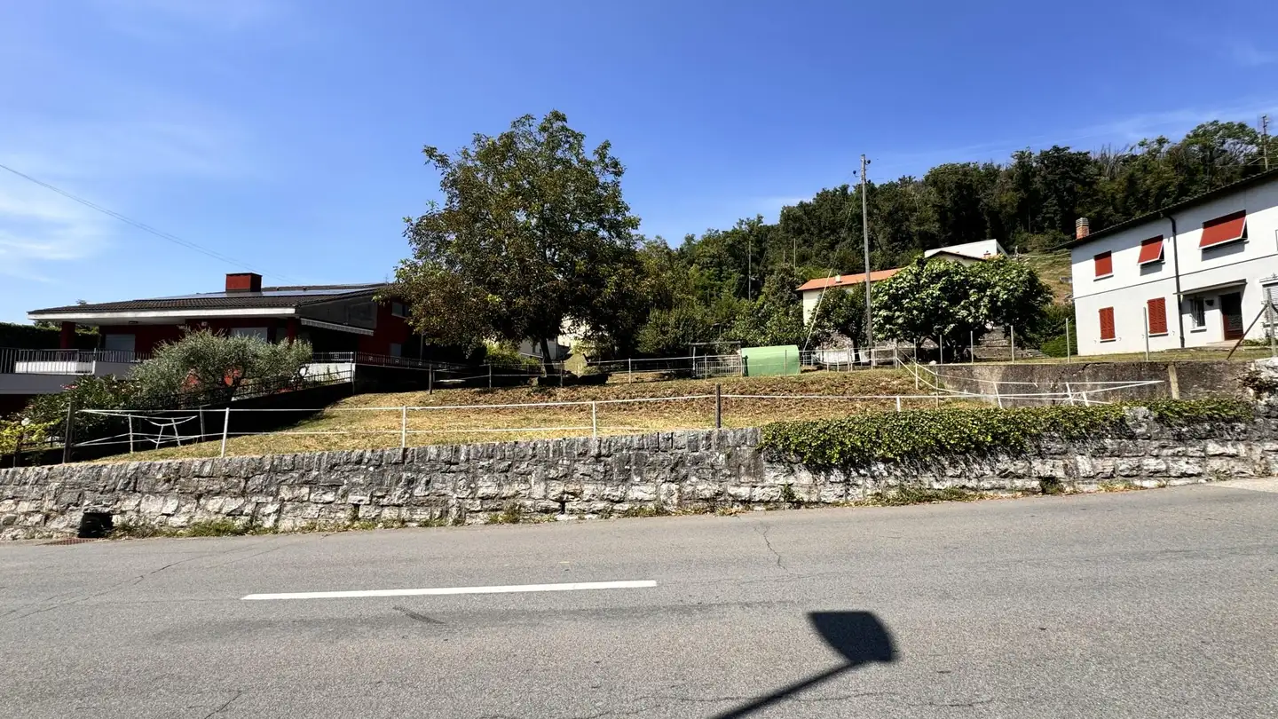 Terrain constructible à vendre - 6864 Arzo