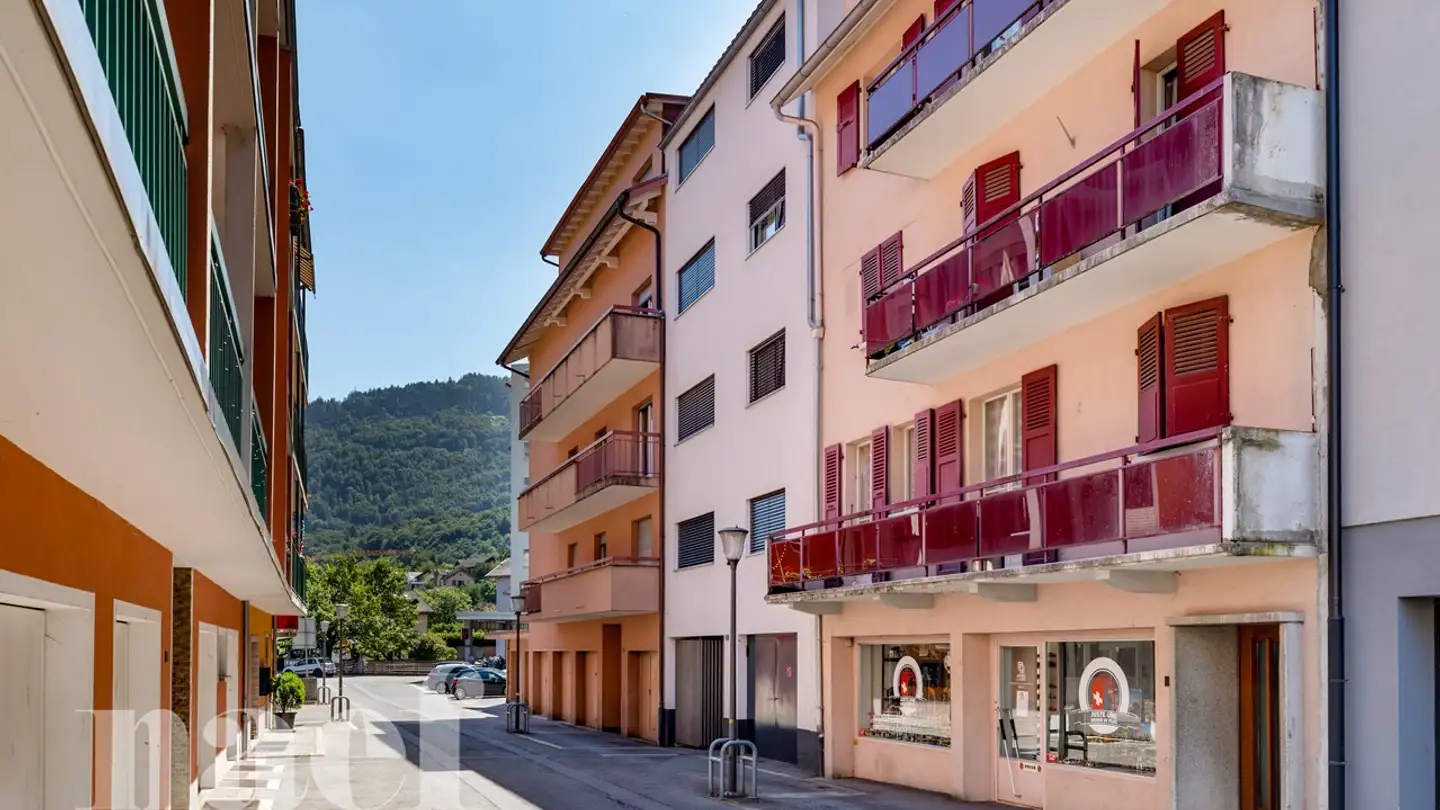 Mixed-use building for sale - 1870 Monthey