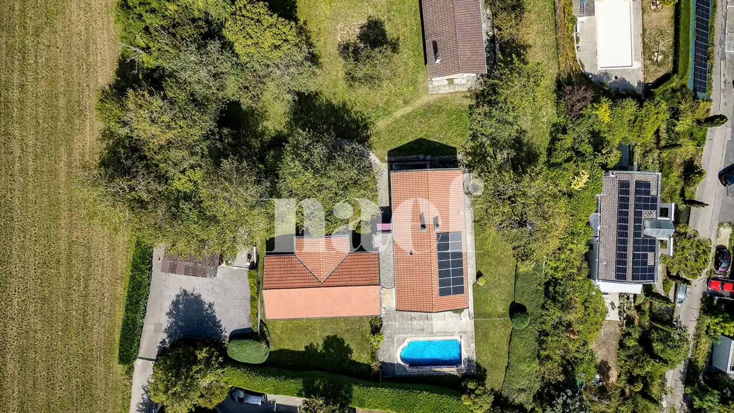 Villa in vendita - 1422 Grandson - Photo 2