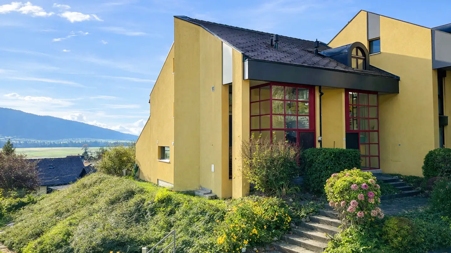 Apartment for sale - 2054 Chézard-St-Martin